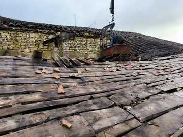 Dépose d'une vieille charpente a amerens - Gaillac 