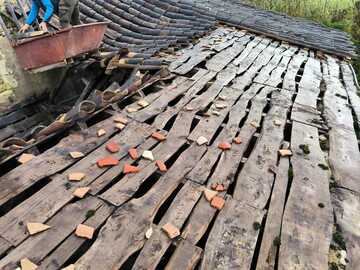 Dépose d'une vieille charpente a amerens - Gaillac 