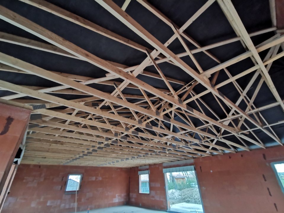 Fermette et tuile en terre cuite – Albi